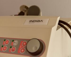 Equipo de radiofrecuencia INDIBA Activ utilizado en tratamientos de fisioterapia en Pilar de la Horadada